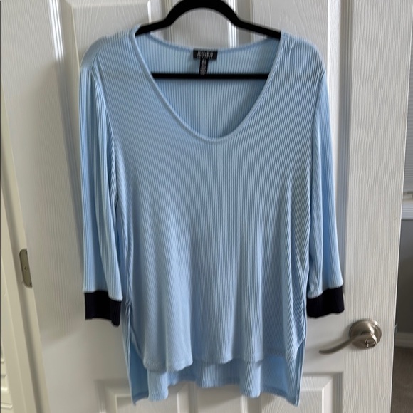 ❤️Jones New York Blue Relaxed Top - Picture 1 of 5